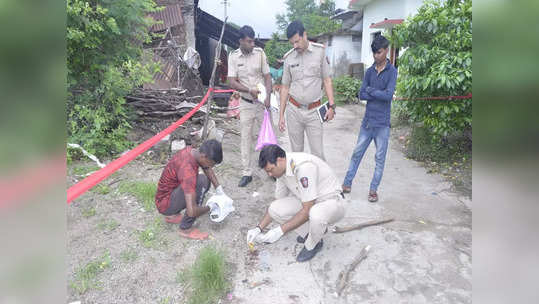 महिलांची वारंवार काढायचा छेड, संतापलेल्या तरुणांनी गावगुंडाला दाखवला इंगा, अन् होत्याचं नव्हतं झालं