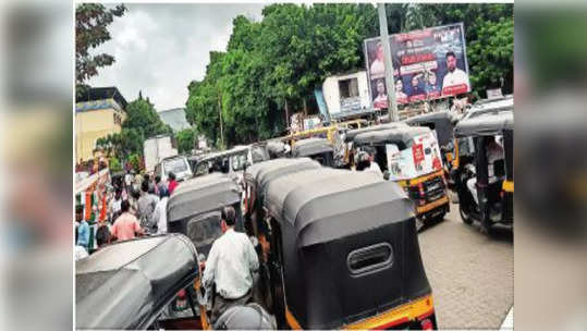 पनवेलमध्ये पुन्हा ट्राफिक जाम; पालिका, वाहतूक पोलिस आणि लोकप्रतिनिधींची बघ्याची भूमिका