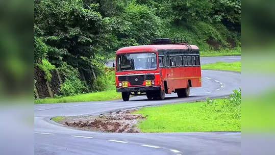 तर्राट बस ड्राव्हरचा कारनामा; स्टेअरिंगवर हात थांबेना, प्रवाशांची आरडाओरड, काही अंतरावर गेला अन्...