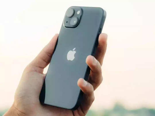 iPhone 13 Price Drop: খুব কম দামে পাওয়া যাচ্ছে অ্যাপেলের এই ফোনটি। (প্রতীকী ছবি)
