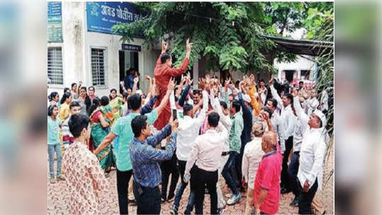 गणेश विसर्जन मिरवणुकीत थिरकले नाशिकचे पोलिसदादा; सनई-चौघडा अन् संबळच्या तालावर धरला ठेका