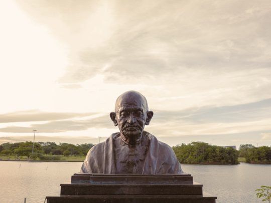 गांधी ने हमें सिखाया, सत्य के सामने हर ताकत छोटी है