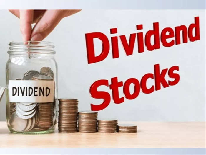 10 dividend stocks with up to 32 percent payout in 12 months