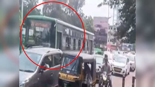 PMPML Bus: पुण्यात मद्यधुंद पीएमपीएल चालकाने राँग वेवरुन बस चालवली, १०-१५ वाहनांना धडक; थरारक घटनेने शहर हादरलं