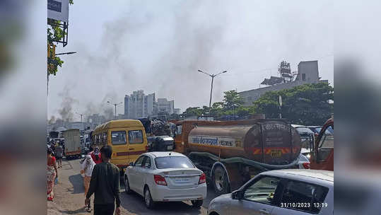 Maratha Reservation :मराठा आरक्षण आंदोलन पेटलं, पुण्यात मुंबई बंगळुरु महामार्ग रोखला, नवले पुलावर टायर पेटवले