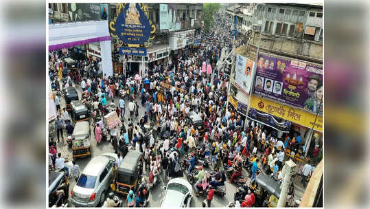 खरेदीची रेलचेल, पुणेकरांची झुंबड, दिवाळीच्या पार्श्वभूमीवर लक्ष्मी रस्ता वाहतुकीस बंद