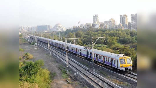 Mumbai Local: पुढील स्थानक खांदेश्वर; लोकलने थांबा चुकवला, प्रवाशांनी आपत्कालीन साखळी ओढली, अन्...