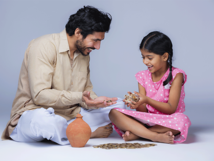 diwali 2023 these financial gifts to your daughter wife this diwali you will get good return and festival will be memorable investment tips for dhanteras
