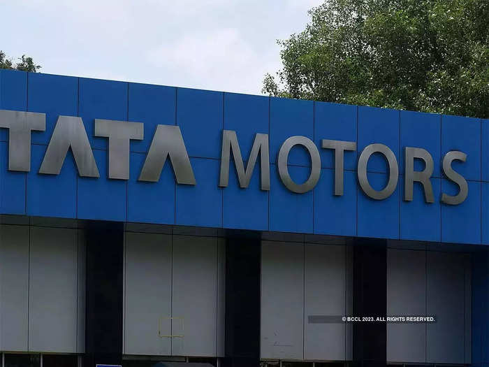 Tata Motors: বাড়তে চলেছে গাড়ির দাম।