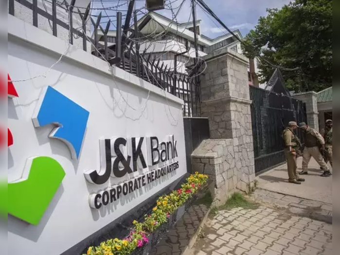 J&K Bank Share Price: 12% உயர்வில் கெத்து காட்டும் வங்கி பங்கு.. 750 கோடி QIP ஐ அறிமுகப்படுத்தியதில் 52 வார உயர்வை எட்டியது...!