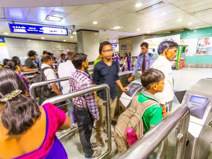 Paytm facility to recharge metro card online