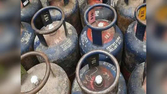 नवीन वर्षाआधीच एलपीजी ग्राहकांना मोठी भेट! LPG सिलिंडरच्या दरात कपात, जाणून घ्या नवीन दर