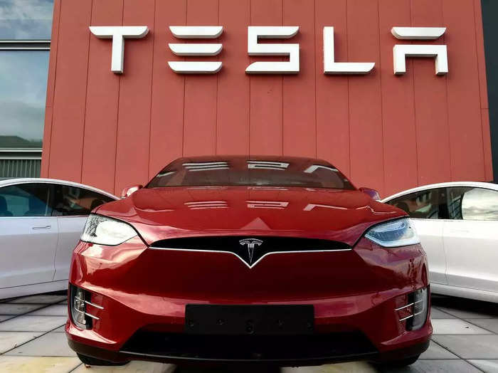 Tesla car - et tamil