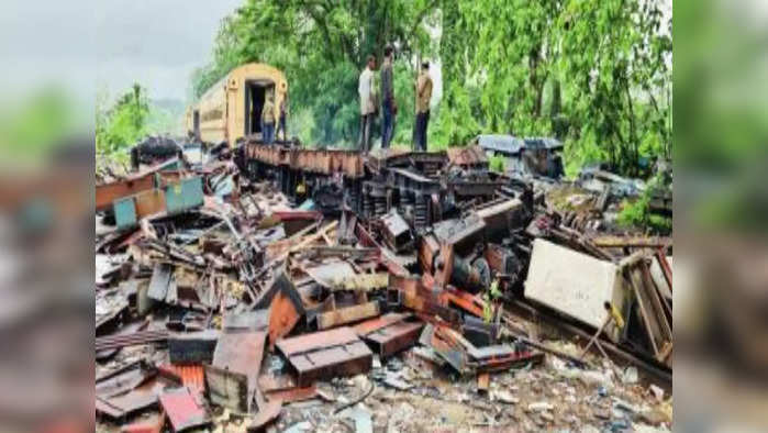 भंगार विक्रीतून तब्बल ३०० कोटींची कमाई; मध्य रेल्वेची निर्धारित उद्दिष्टापलीकडे कामगिरी 