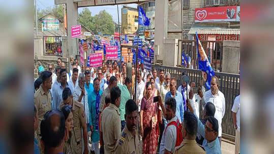 लोणावळ्यात विकास कामे रेंगाळली; कामांना गती देण्यासाठी आरपीआयचा नगरपरिषदेवर घंटानाद मोर्चा