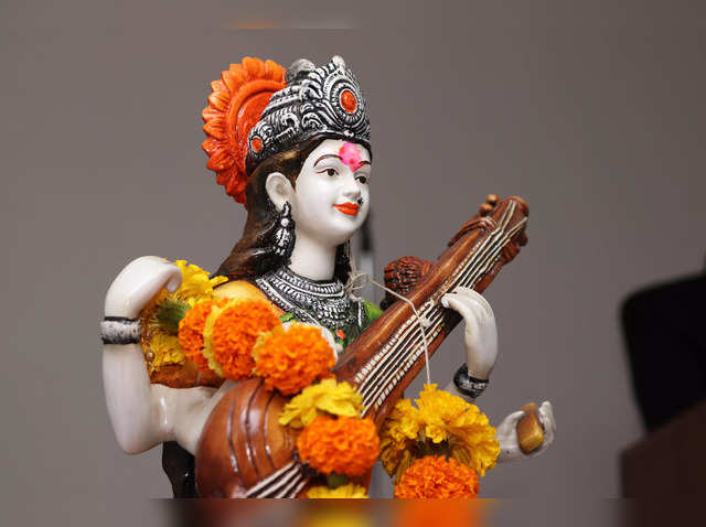 क्या आप जानते हैं बसंत पंचमी पर सरस्वती देवी के पूजन का विधान क्यों है?