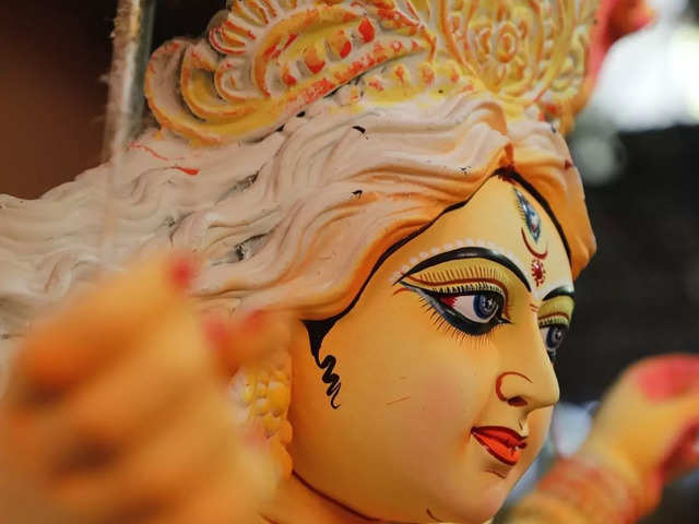 नवरात्रि के 9 दिनों में देवी दुर्गा को लगाएं इन 9 खाद्य सामग्रियों का भोग