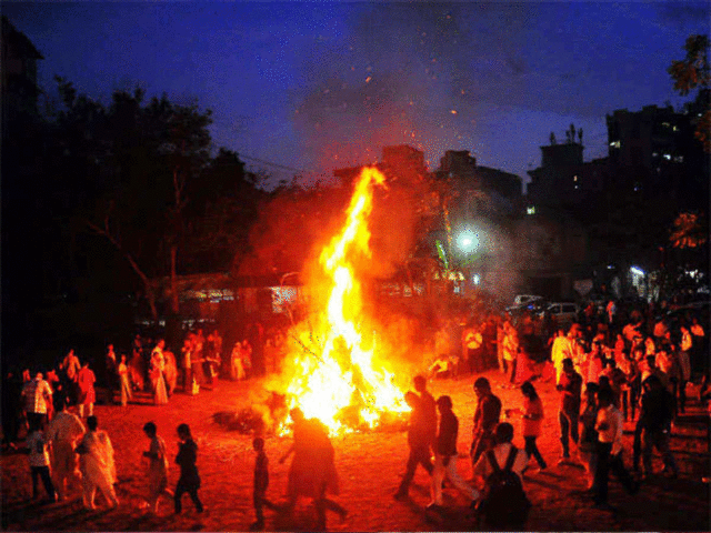 होलिका दहन की भस्म की राख शुभ है या अशुभ?