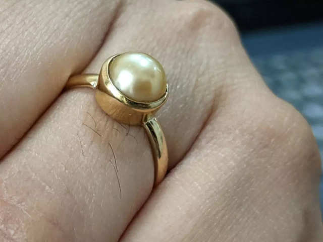 अगर आपको लगता है कोई व्यक्ति आपसे ईर्ष्या रखता है तो जरूर पहनें पंच धातु की अंगूठी