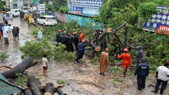 Cyclone Remal Update: रेमल चक्रीवादळाचा कहर; कोलकात्यात मुसळधार पाऊस, ट्रेनसह विमानाची उड्डाणे रद्द