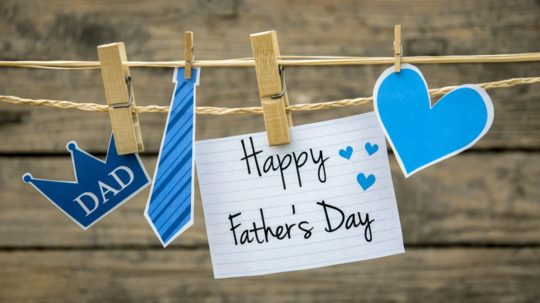 Father's Day 2024 Wishes In Marathi : पितृदिनानिमित्त तुमच्या लाडक्या बाबासाठी ठेवा  WhastApp, Facebook वर अशाप्रकारे स्टेटस, होतील आनंदी!