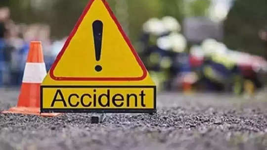Nashik Accident: विरुद्ध दिशेने येणाऱ्या ट्रकला कारची जोरदार धडक, नाशकात भीषण अपघात; चौघांचा अंत