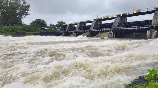 Nashik Dam Water Level: सहा धरणे तहानलेलीच! गंगापूर धरणसमूह ४० टक्क्यांवर; ५ धरणांत शून्य टक्के पाणीसाठा