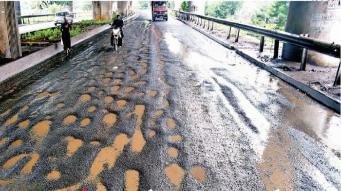 nashik road poor condition