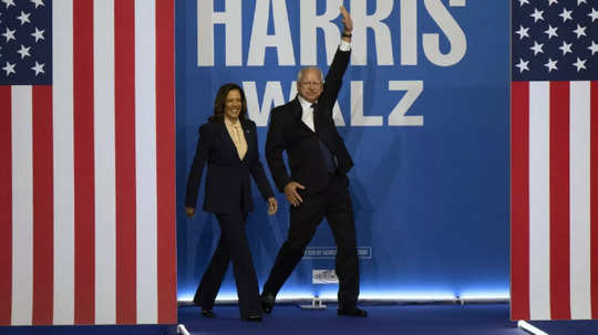 Kamala Harris Tim Walz : हॅरिस यांचा ‘उजवा हात’