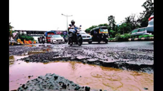 दहा दिवसांत मुंबई होणार खड्डेमुक्त; गणरायाच्या आगमनासाठी BMCकडून जोरदार तयारी