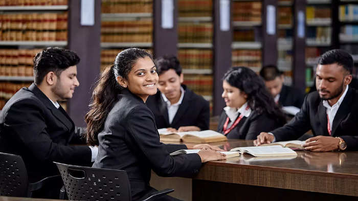 TOP 5 Law Colleges in Maharashtra: कायद्याचे शिक्षण घ्यायचं आहे? जाणून घ्या महाराष्ट्रातील सर्वोत्तम ५ संस्था