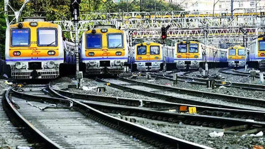 Western Railway Block: मध्य-हार्बर मार्गावरील प्रवाशांना दिलासा, पश्चिम रेल्वेवर खोळंबा, रविवारी १० तासांचा ब्लॉक