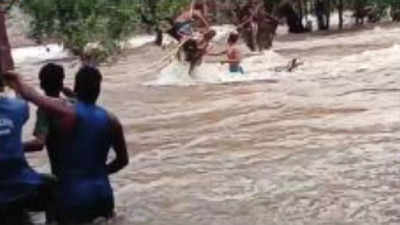 पाऊस थांबला, पूर कायम! भंडारा जिल्ह्यातील ५० गावांचा संपर्क तुटला, विदर्भाची दाणादाण