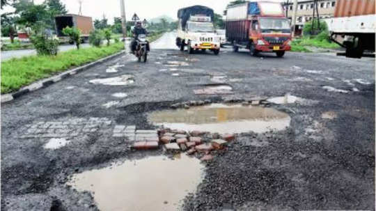 Nashik-Mumbai Highway: महामार्गावर 'आपटी'; मुख्यमंत्र्यांच्या आश्वासनानंतरही मुंबई मार्गावर खड्डे 'जैसे थे'