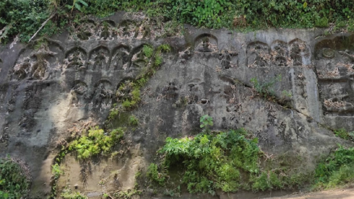 রহস্যময়ী দেবীমূর্তি আর গুপ্তধনের হাতছানি, চলুন রোমাঞ্চে ভরপুর ছবিমুড়ায়