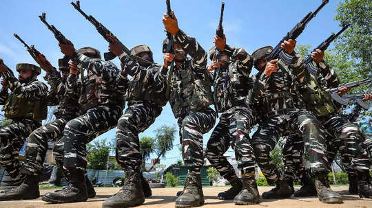 CRPF Recruitment 2024: केंद्रीय राखीव पोलीस दलामध्ये रिक्त पदांसाठी भरती; ऑफलाईन पद्धतीने करावा लागणार अर्ज