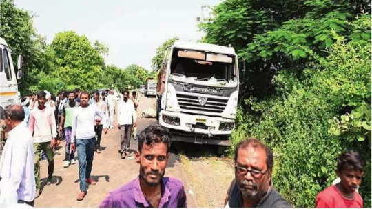 हृदयद्रावक! टिप्परच्या धडकेत १० गायी जागीच ठार, भिवापूर तालुक्यातील बेसूर येथील घटना