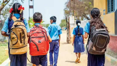 Maharashtra Schools In April: एक ना धड, भाराभर चिंध्या!