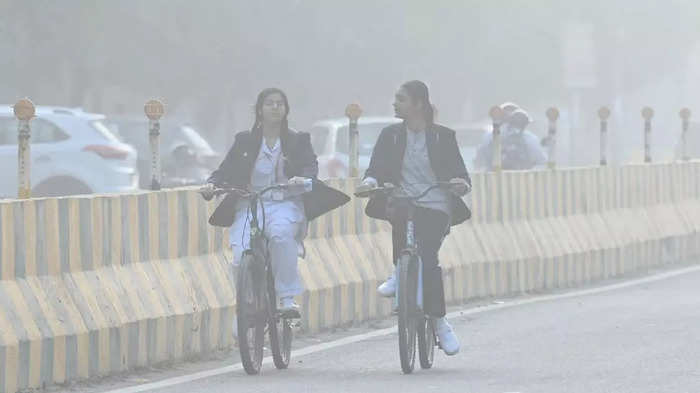 delhi school closed due to pollution 2024