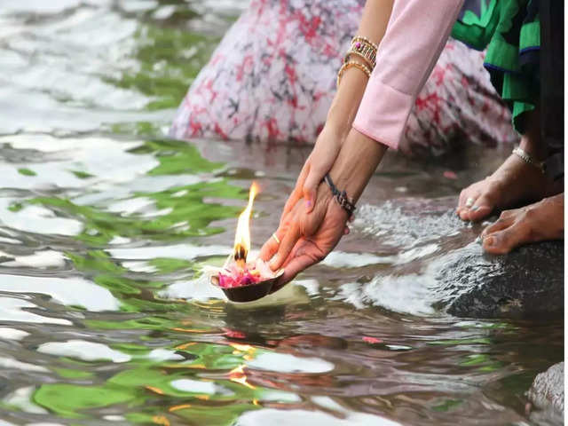 मौनी अमावस्या पर जरूर पढ़ें ये व्रत कथा, तभी आपको समझ आयेगा इस पावन अवसर की महिमा