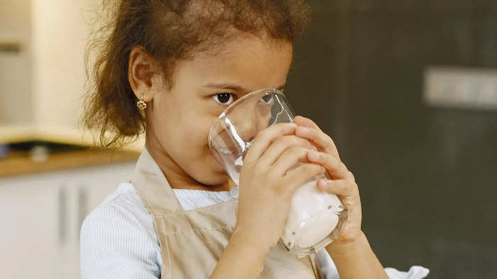 Kid drinking milk