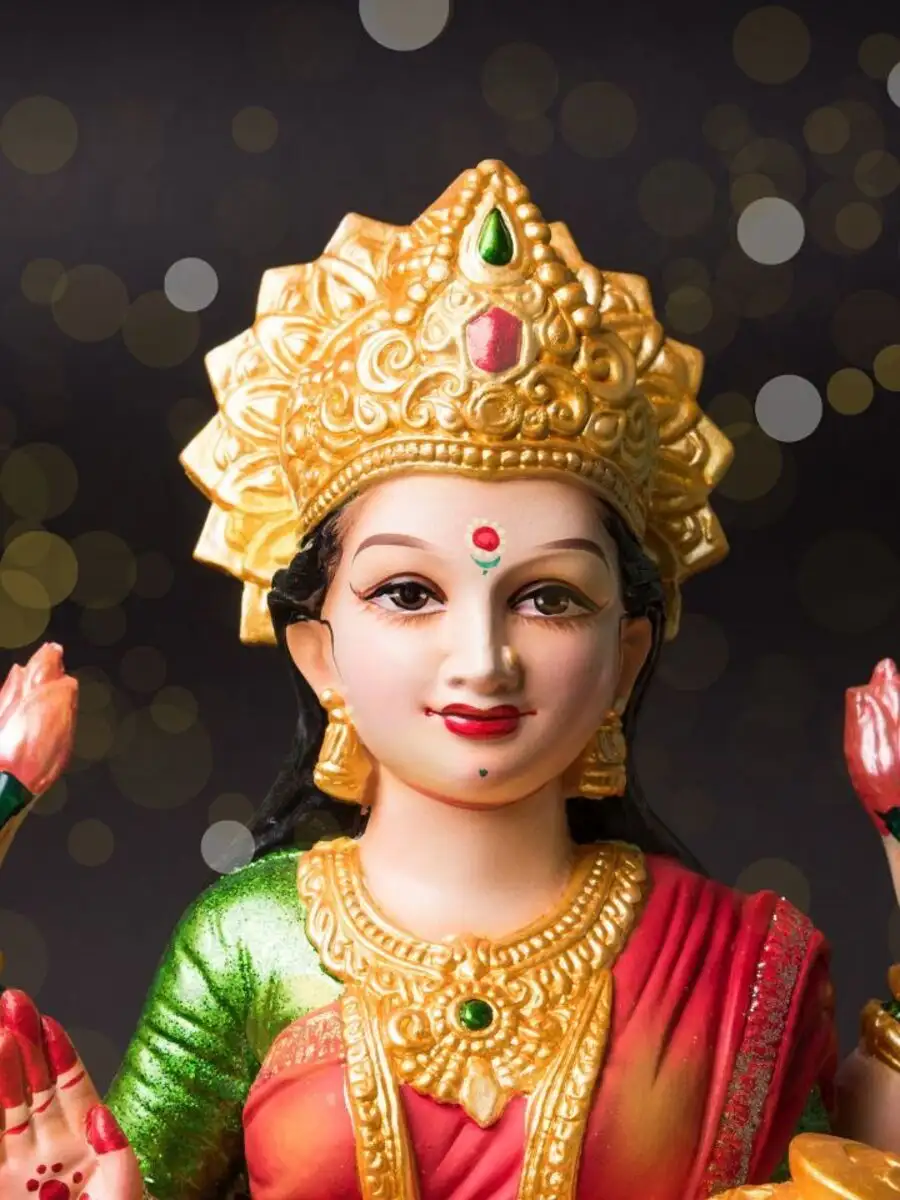 లక్ష్మీదేవి కటాక్షం కోసం సాంప్రదాయ శబ్ధాలు