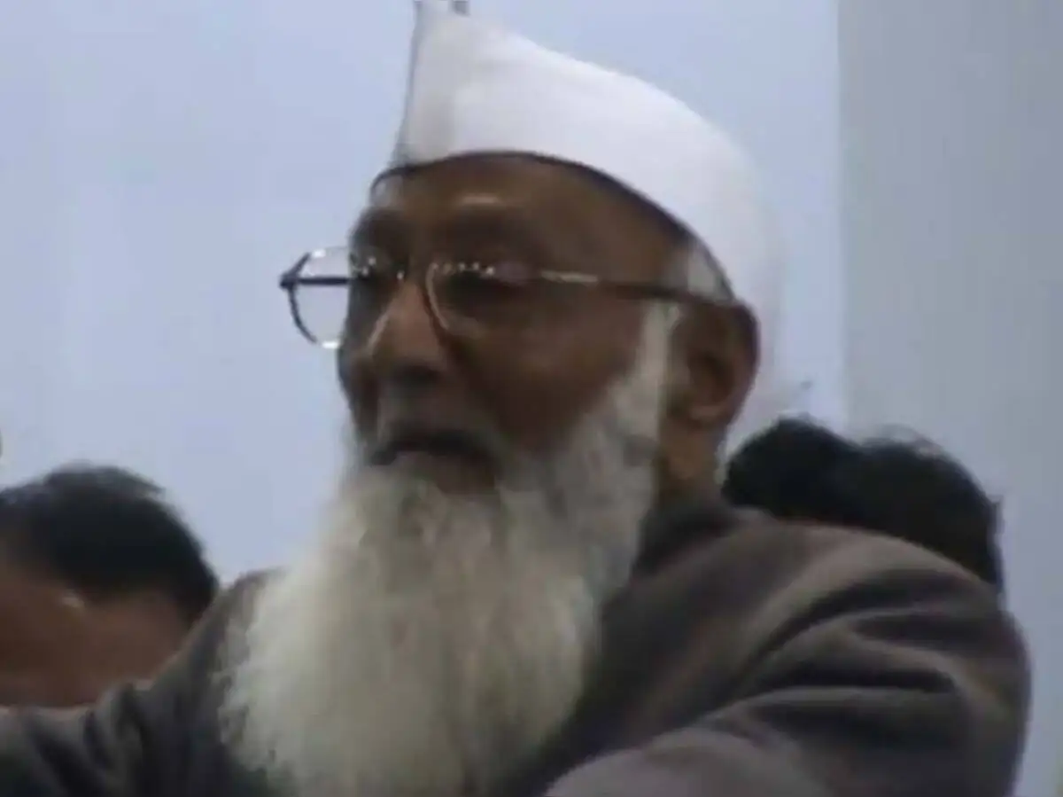 नेताजी के सहयोगी कैप्टन अब्बास अली का निधन - Aide of Netaji Captain Abbas  Ali died | Navbharat Times