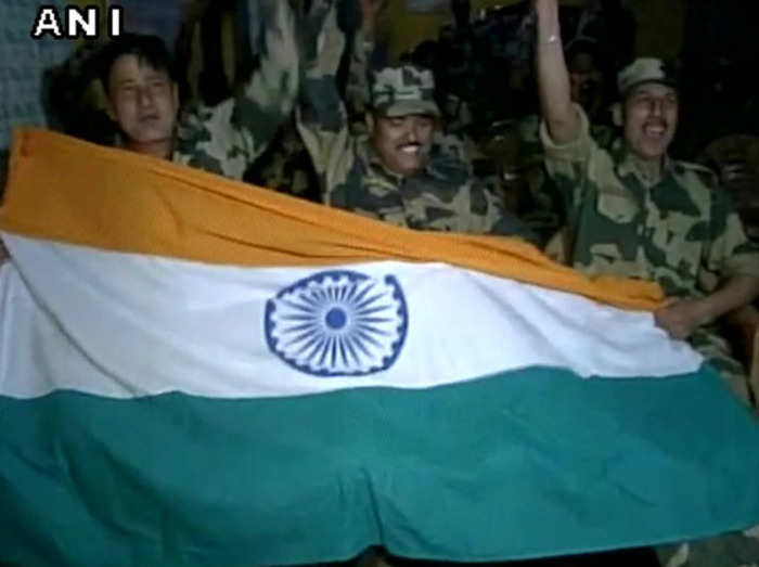 सीमा पर भी भारत-पाक मैच का खुमार