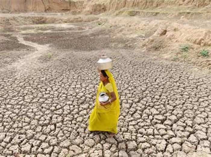 जल स कट स ख ग रस त ल त र म प न क ल ए लग ध र 144 Maharashtra Water Crisis Assembly Of Five Banned In Latur To Check Violence Over Water Navbharat Times