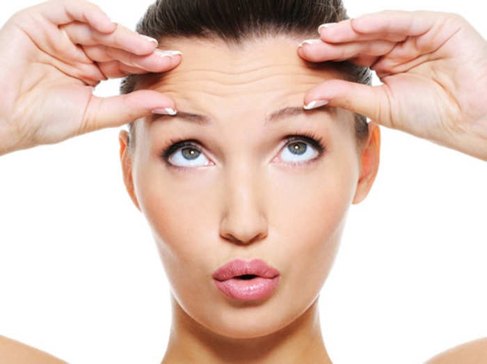 अगर चाहते है नही आए चेहरे पर झुर्रियां तो करे आप इन चीजों का सेवन