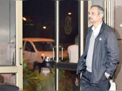 केजरीवाल के प्रधान सचिव राजेंद्र कुमार समेत 5 आरोपियों को कोर्ट ने सीबीआई हिरासत में भेजा 