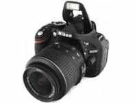 निकॉन D5200 (AF-S 18-105mm VR किट लेंस) डिजिटल एसएलआर कैमरा