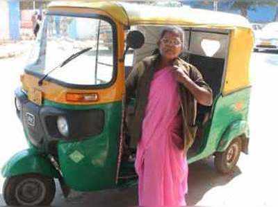 मिलिए: बेंगलुरू की 58 वर्षीय महिला ऑटो ड्राइवर से 