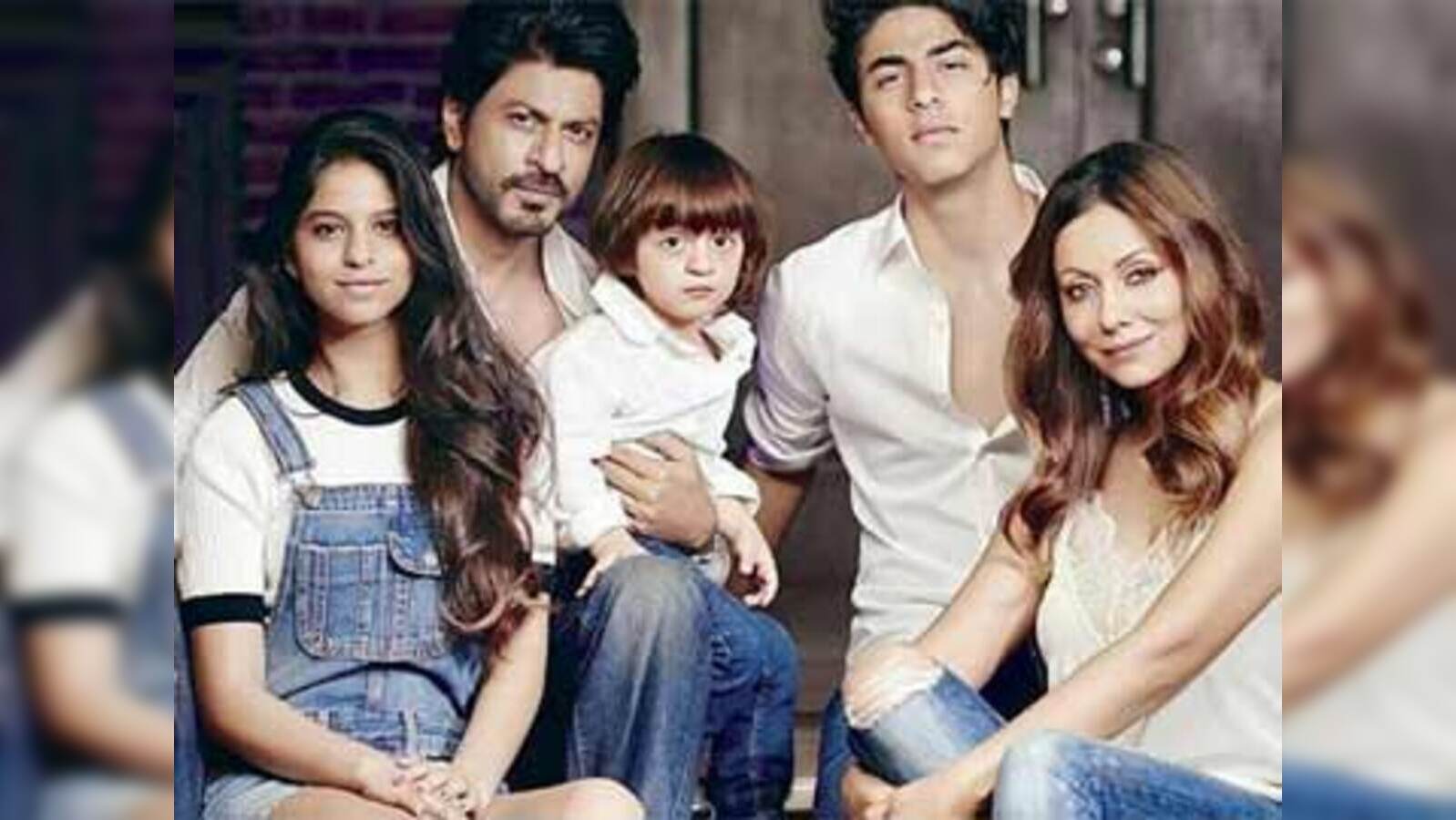 gauri khan birthday: किसी फिल्म की कहानी से कम नहीं शाहरुख-गौरी की लव स्टोरी - shah rukh khans wife gauri khan is celebrating her 48th birthday today | Navbharat Times